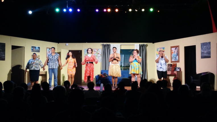 La pièce est de nouveau programmée les 20 et 21 août, salle Manu Iti, puis sur les planche du grand théâtre de la Maison de la culture, les 24 et 25 septembre prochains. La pièce est de nouveau programmée les 20 et 21 août, salle Manu Iti, puis sur les planche du grand théâtre de la Maison de la culture, les 24 et 25 septembre prochains.