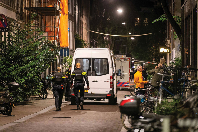 Un journaliste grièvement blessé par balles à Amsterdam, "crime contre la liberté de la presse"