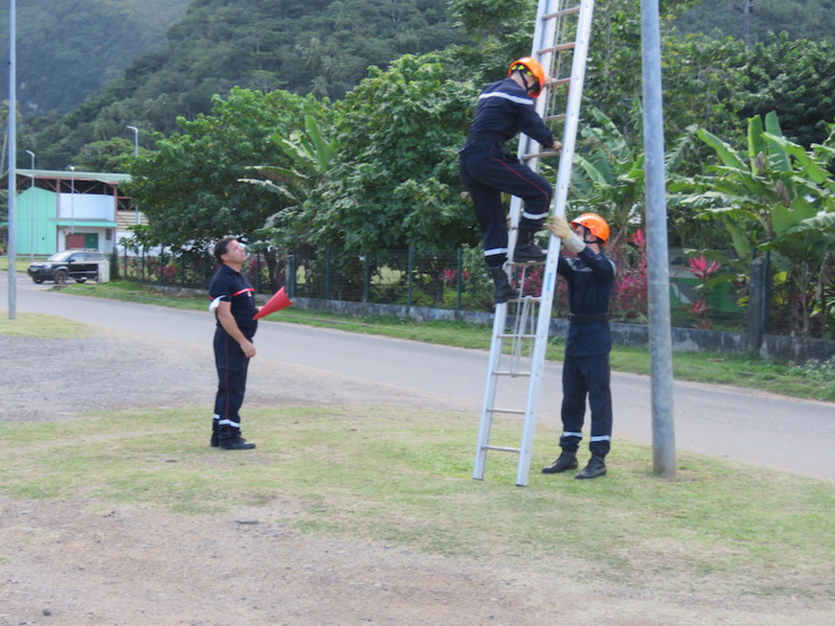 Journées d'examen à Moorea pour les jeunes pompiers Journées d'examen à Moorea pour les jeunes pompiers