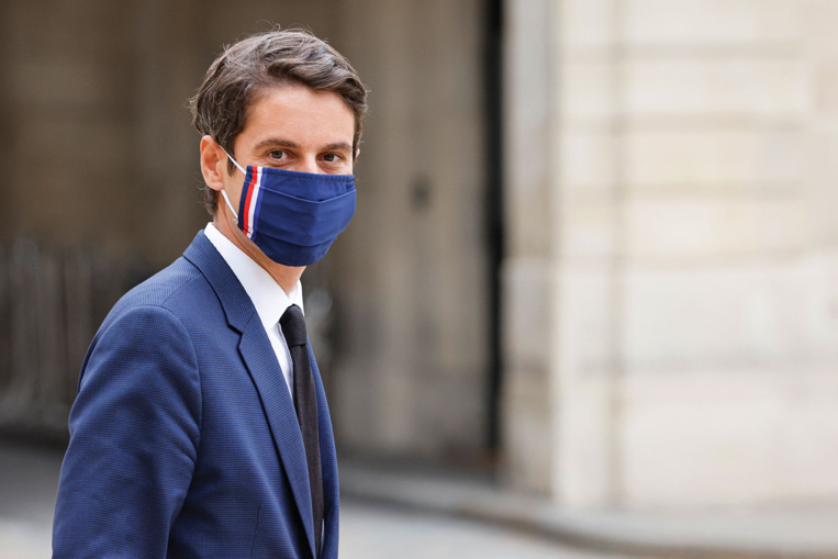 "Souplesse" pour le pass sanitaire des salariés des cafés et restaurants, annonce Attal