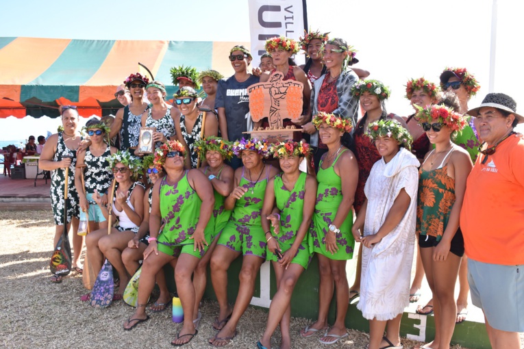 Le podium de la course chez les dames, dominée par l'entente Teva/Tamarii Punaruu. Le podium de la course chez les dames, dominée par l'entente Teva/Tamarii Punaruu.
