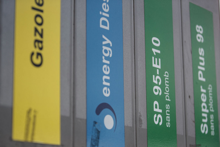 Climat: Bruxelles veut la fin des moteurs essence et diesel à partir de 2035 Climat: Bruxelles veut la fin des moteurs essence et diesel à partir de 2035