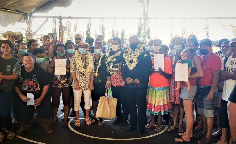 Remise des clés aux résidents de Pahani à Moorea Remise des clés aux résidents de Pahani à Moorea