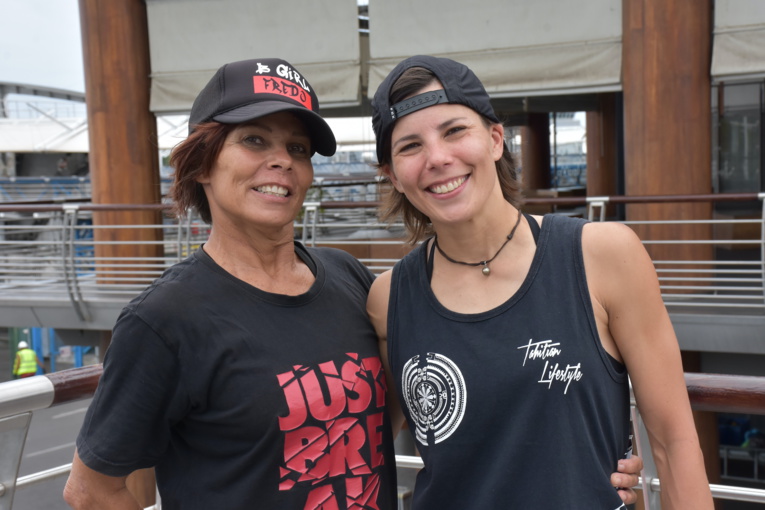 Hinatea Penilla-y-Marere, ici aux côtés de sa mère, Frédérique Marere, passe quelques semaines de vacances au fenua. Hinatea Penilla-y-Marere, ici aux côtés de sa mère, Frédérique Marere, passe quelques semaines de vacances au fenua.