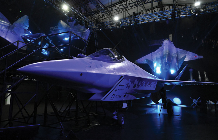 La Russie présente son nouveau chasseur furtif, le "Checkmate"