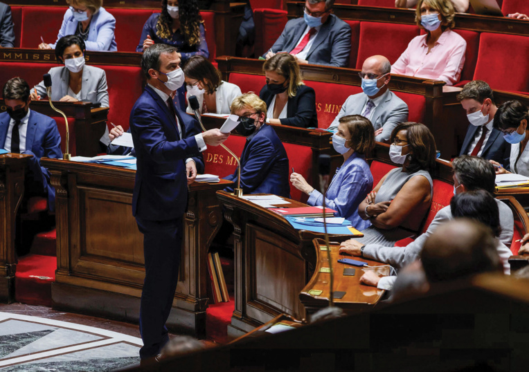 Vaccination, pass: bras de fer engagé au Parlement autour du projet de loi Vaccination, pass: bras de fer engagé au Parlement autour du projet de loi