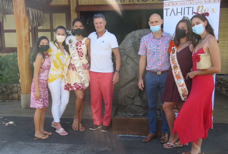 Les Miss goûtent aux plaisirs de l'île soeur Les Miss goûtent aux plaisirs de l'île soeur