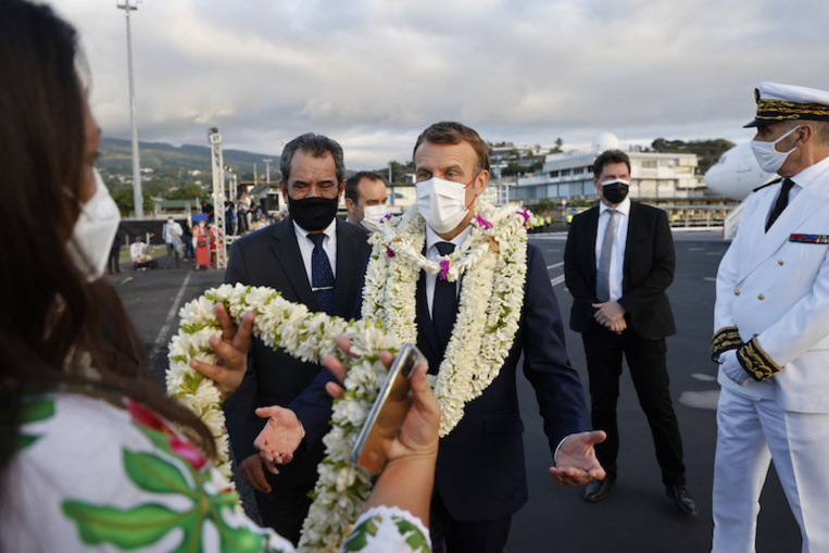 Les "paroles attendues" d'Emmanuel Macron à Tahiti Les "paroles attendues" d'Emmanuel Macron à Tahiti