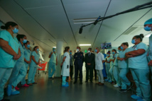 Au CHPF, Emmanuel Macron exhorte à la vaccination contre "l'égoïsme" Au CHPF, Emmanuel Macron exhorte à la vaccination contre "l'égoïsme"