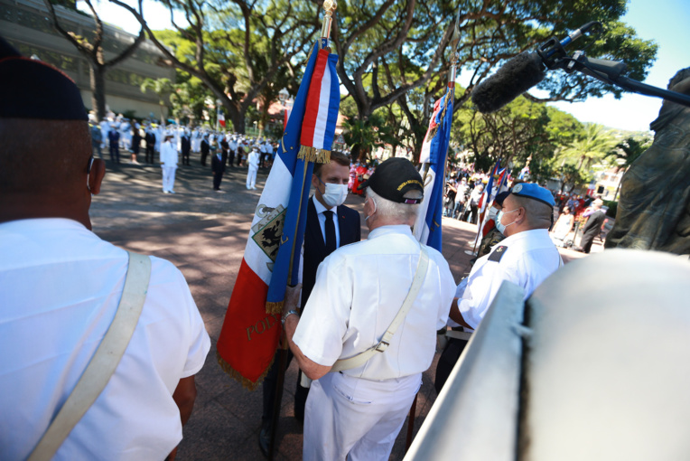Emmanuel Macron : "Jamais je n'ai eu un accueil aussi émouvant" Emmanuel Macron : "Jamais je n'ai eu un accueil aussi émouvant"