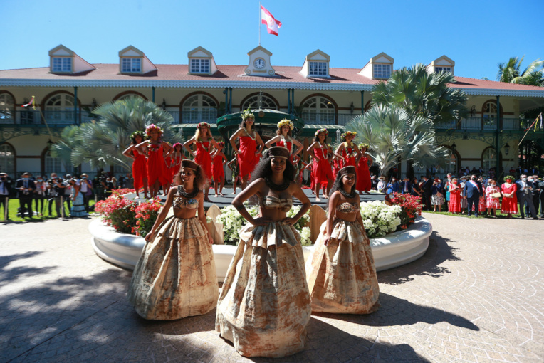 Emmanuel Macron : "Jamais je n'ai eu un accueil aussi émouvant" Emmanuel Macron : "Jamais je n'ai eu un accueil aussi émouvant"