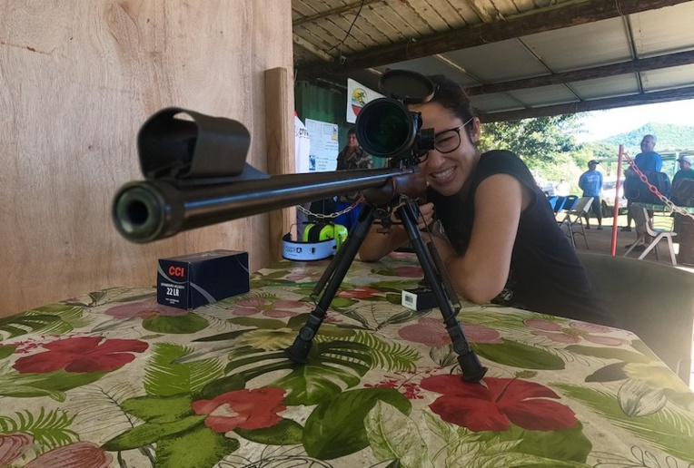 Le tir sportif n'est pas réservé aux hommes. Le tir sportif n'est pas réservé aux hommes.