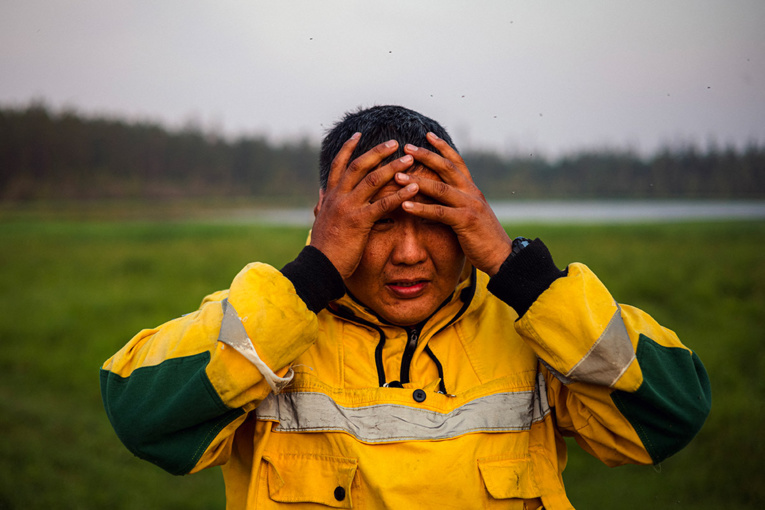 "On a besoin de gens": les pompiers russes face aux feux sibériens "On a besoin de gens": les pompiers russes face aux feux sibériens