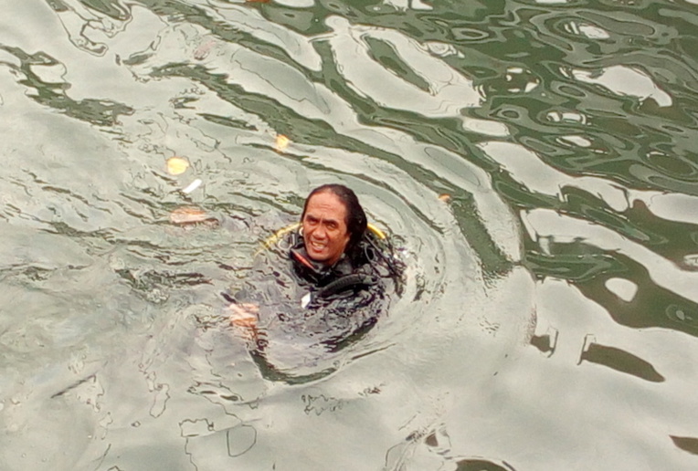 Le plongeur qui a participé aux opérations de repêchage. Le plongeur qui a participé aux opérations de repêchage.