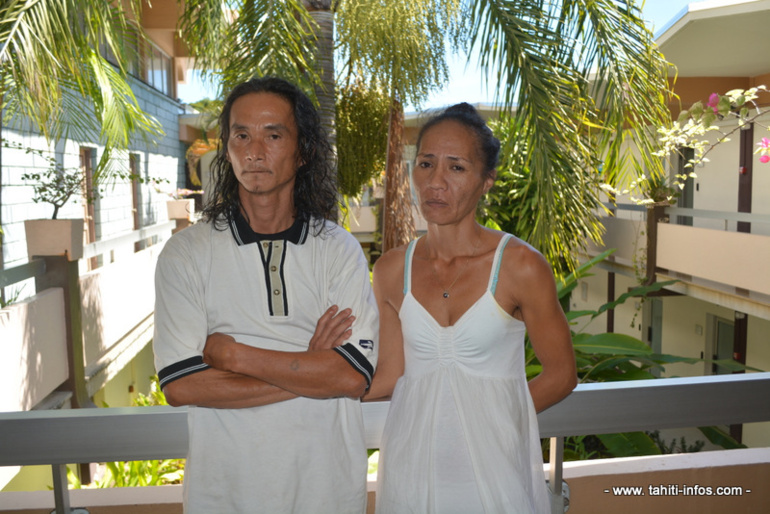Lionel et Sarah Wong, les parents de Vahinerii à la sortie de la salle des Assises où Marere Alvarez vient d'être condamné à 30 ans de prison pour le viol et le meurtre de leur fille.
