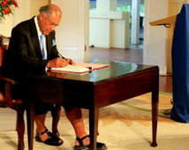 Le Président fidjien signe et promulgue la nouvelle Constitution