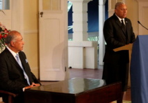 Le Président fidjien et son Premier ministre, le Contre-amiral Franck Bainimarama, vendredi.