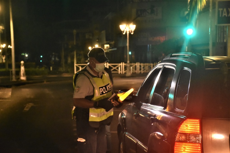 A Tahiti, la première nuit de couvre-feu a été respectée A Tahiti, la première nuit de couvre-feu a été respectée