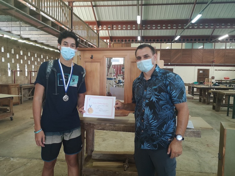 Deux médailles d’argent pour le LEP de Uturoa