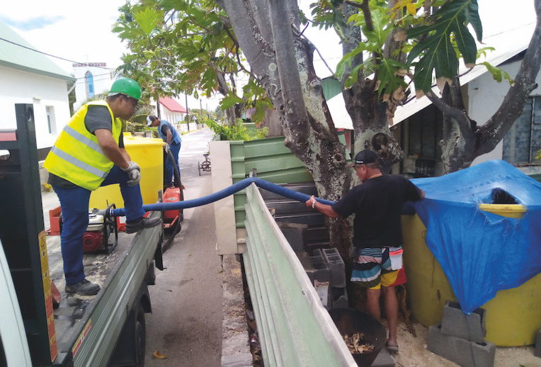 Piki, a fait appel aux services de la commune pour remplir sa citerne. Piki, a fait appel aux services de la commune pour remplir sa citerne.