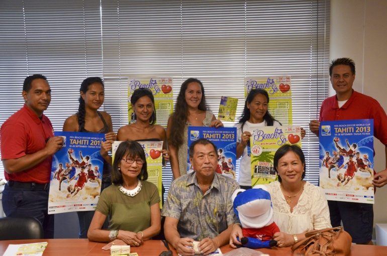 Jean-Pierre Lo Siou président de PCV, Victorine Shan Sei Fan 8ème adjointe au Maire de Papeete, Jeannette Boissin Trésorière de PCV, Pascale Chin de la boutique Tiki Store, Pascale Tiaehau de la FGC, Rarahu LECOUTEUX Manager de PCV accompagnée de son assistante Marie-Elisabeth Manuireva et les stewards urbains Hiro Mihuraa et Adrien Barsinas.