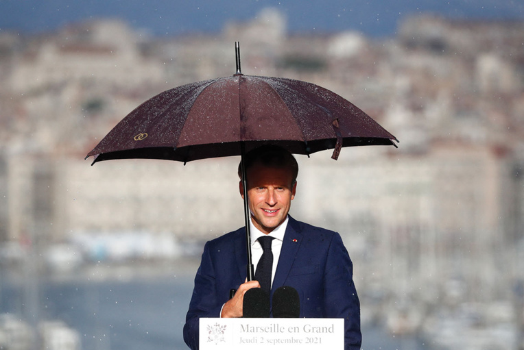 GUILLAUME HORCAJUELO / POOL / AFP GUILLAUME HORCAJUELO / POOL / AFP