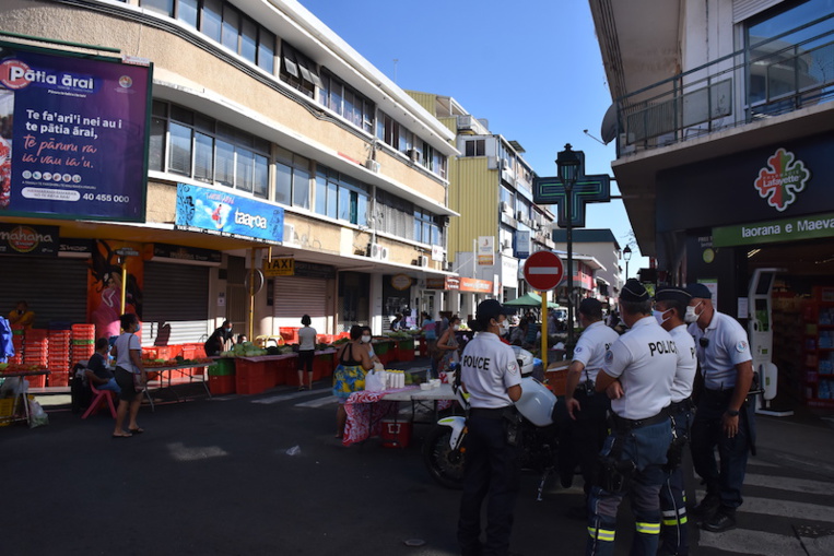 Trop de monde dehors Trop de monde dehors