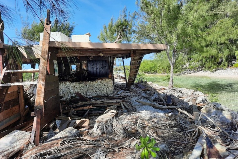 Le démontage du Lagoonarium démonté par le Pays Le démontage du Lagoonarium démonté par le Pays