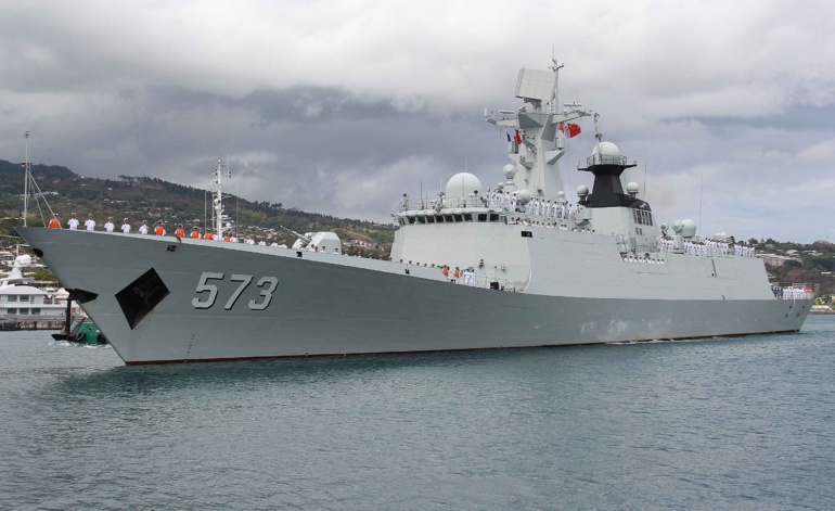 Deux navires de la Marine chinoise en escale à Papeete