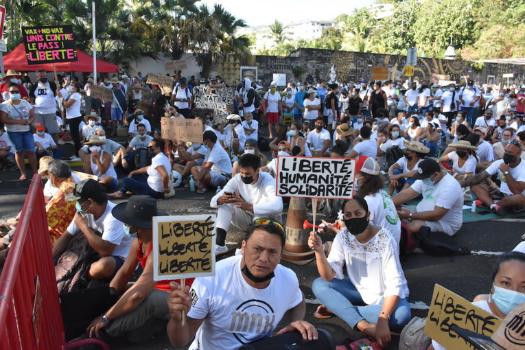 2 500 manifestants dans la rue contre l'obligation vaccinale 2 500 manifestants dans la rue contre l'obligation vaccinale