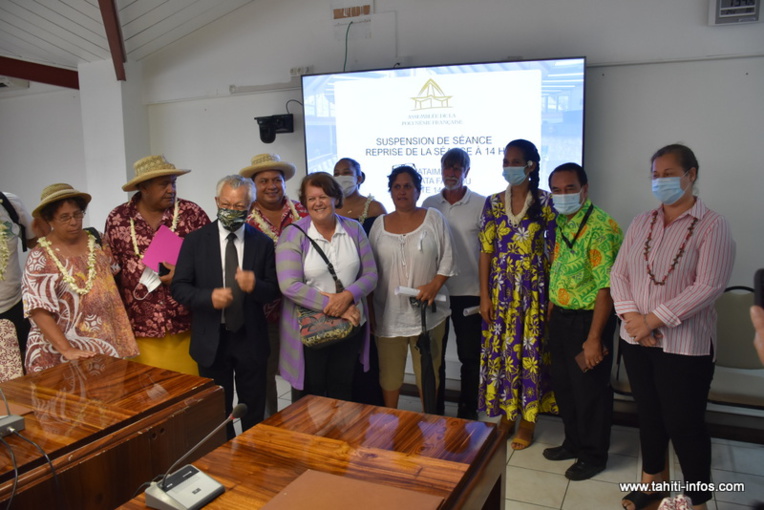 Obligation vaccinale : 500 manifestants devant l’assemblée et des promesses Obligation vaccinale : 500 manifestants devant l’assemblée et des promesses