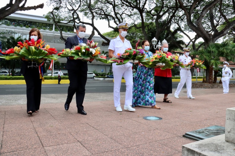 Un hommage aux harkis de la guerre d'Algérie Un hommage aux harkis de la guerre d'Algérie
