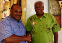 Roch Wamytan et Philip Boedoro, Président du Parlement de Vanuatu à Port-Vila