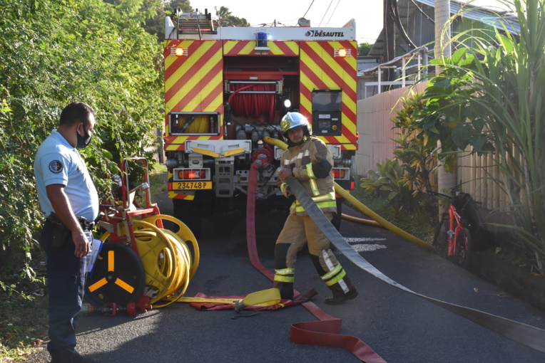 Un incendie détruit quatre maisons à Arue Un incendie détruit quatre maisons à Arue
