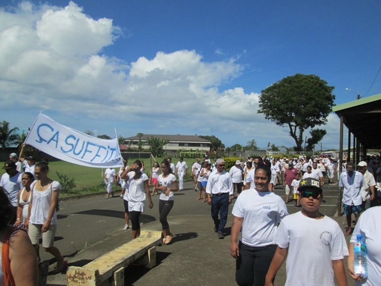 En route pour le stade du collège du Sacré Coeur.