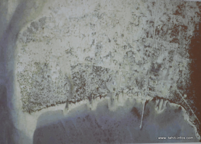 Les effets du cyclone Orama-Nisha sur le village de Tuuhora (atoll d'Anaa) en 1983.