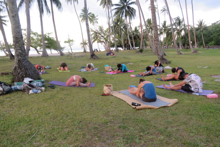 Du yoga pour la bonne cause à Taahiamanu Du yoga pour la bonne cause à Taahiamanu