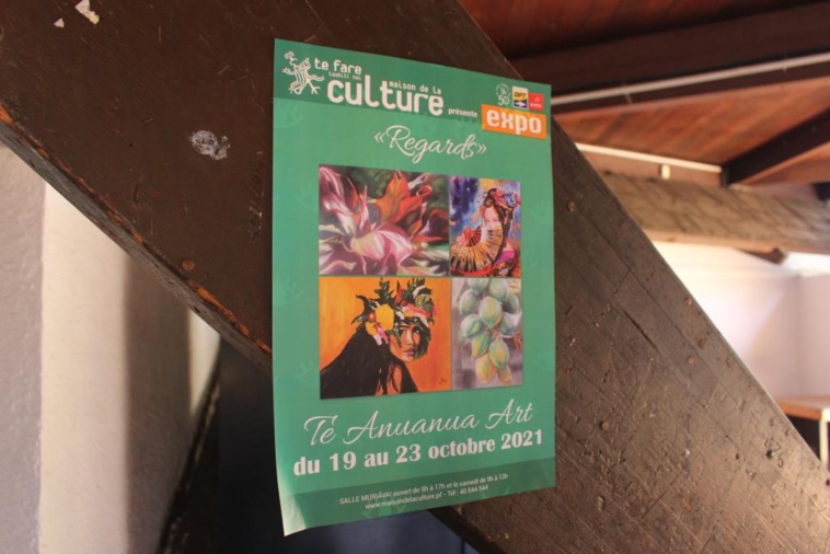 "Le regard" par les artistes du collectif Te Anuanua art "Le regard" par les artistes du collectif Te Anuanua art