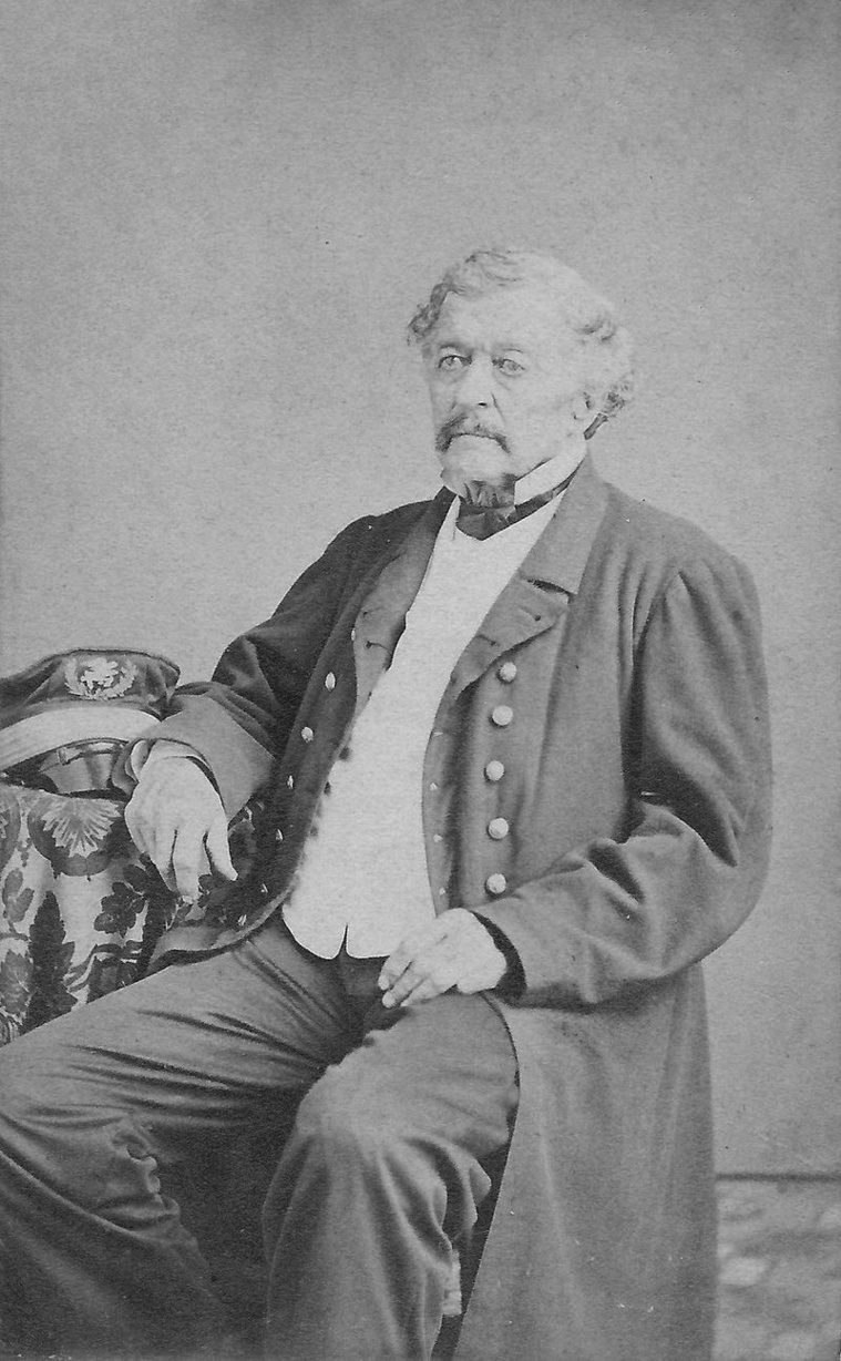 Le commodore américain Lawrence Kearny commandait la frégate de 38 canons USS Constellation, qui permit de calmer les ardeurs des Anglais. Le commodore américain Lawrence Kearny commandait la frégate de 38 canons USS Constellation, qui permit de calmer les ardeurs des Anglais.