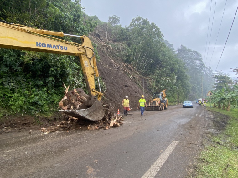 Éboulement à Hitia'a, le Pays appelé à l'aide Éboulement à Hitia'a, le Pays appelé à l'aide