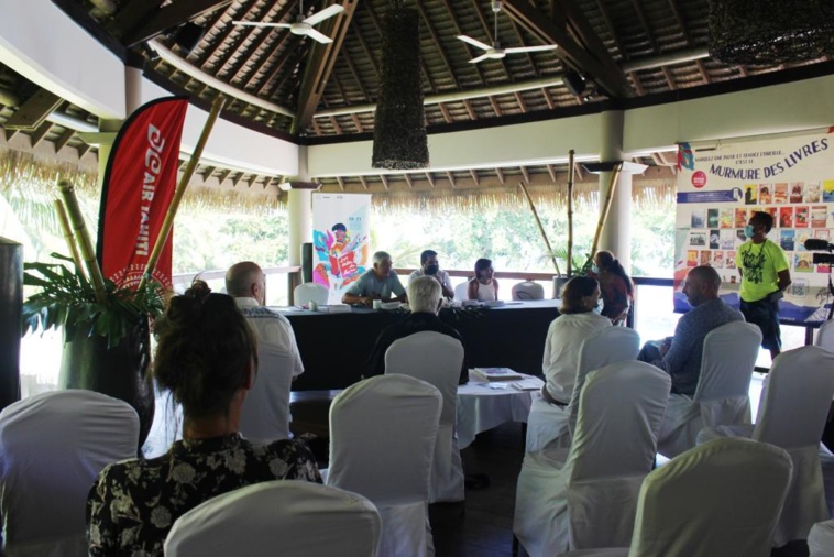 Le salon du livre de retour sous le banian du paepae Le salon du livre de retour sous le banian du paepae