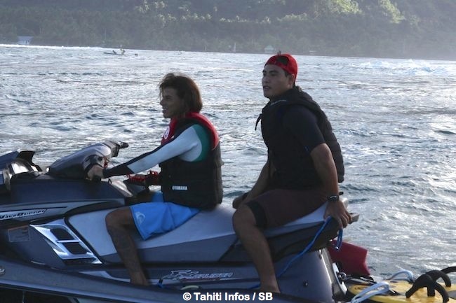 Ici derrière Nicolas Lee Tham