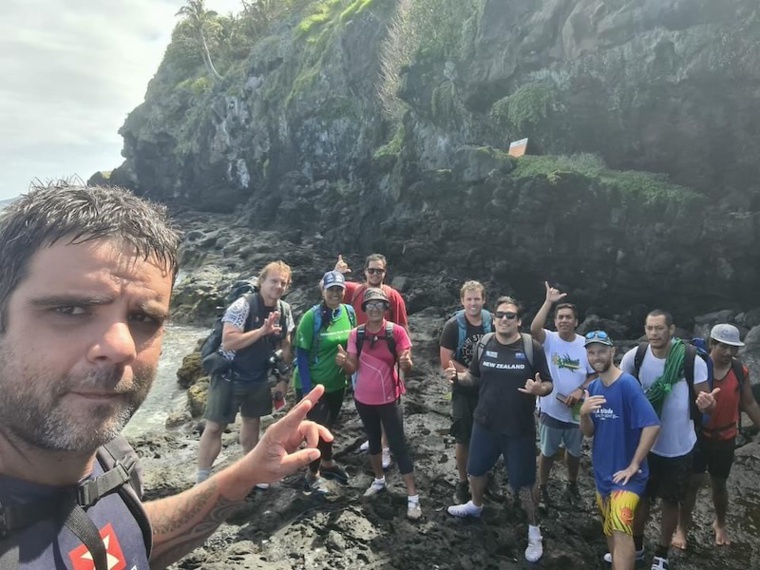 Vingt botanistes en herbe pour protéger la nature de Mangareva Vingt botanistes en herbe pour protéger la nature de Mangareva