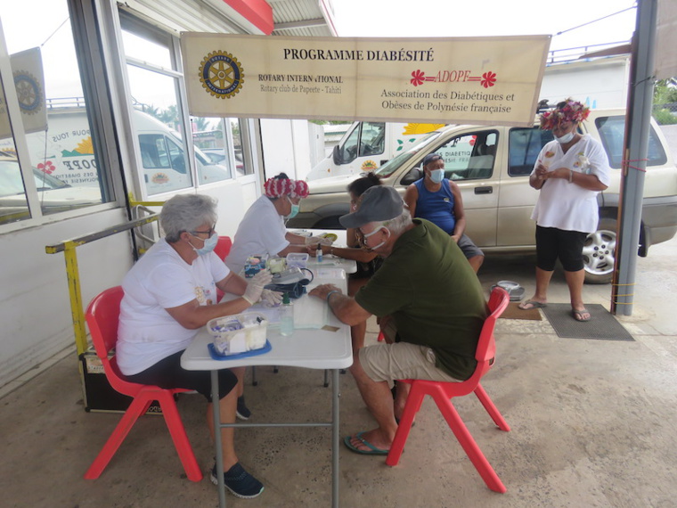 Chasse au diabète et à la tension à Moorea Chasse au diabète et à la tension à Moorea