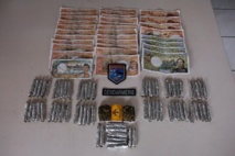 Un dealer de paka interpellé avec des sticks et une forte somme d'argent Un dealer de paka interpellé avec des sticks et une forte somme d'argent