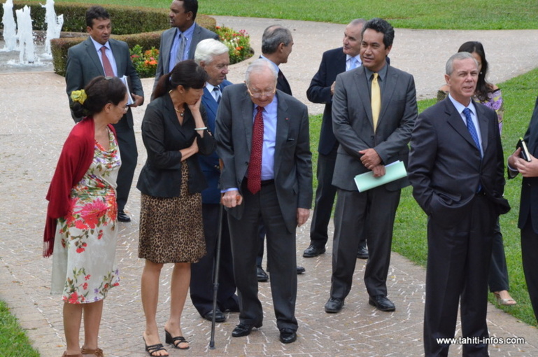 Le gouvernement à l'issue du conseil des ministres extraordinaire, vendredi Le gouvernement à l'issue du conseil des ministres extraordinaire, vendredi