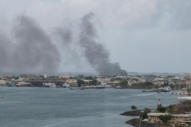 Une maison part en fumée à Pirae Une maison part en fumée à Pirae