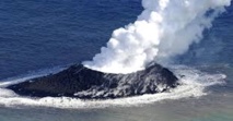 Une nouvelle île apparue au sud de Tokyo grossit à vue d'oeil