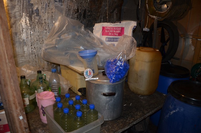 Alcool clandestin : la police saisit 3 300 litres de "pia hamani"