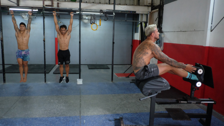 Le crossfit, en plein essor au fenua depuis quelques années, mixe généralement des mouvements d'haltérophilie et de gymnastique à réaliser à haute intensité.